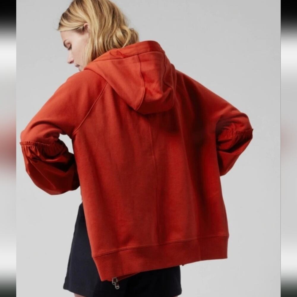 ATHLETA ON MY WAY TRIUMPH HOODIE IN CURRANT RED - Picture 2 of 8